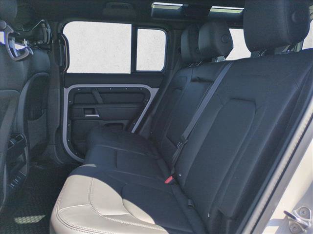 New 2026 Land Rover Defender 110 X-Dynamic SE AWD/4WD image 16