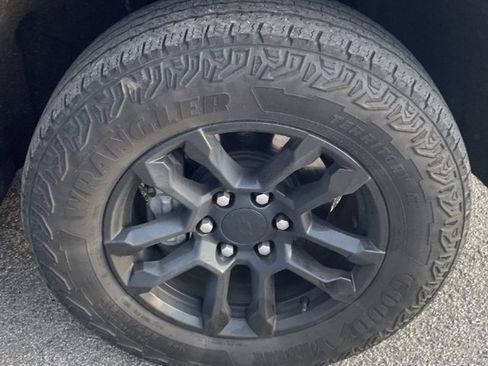 Used 2022 Chevrolet Silverado 1500 RST image 10