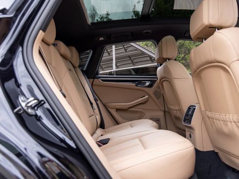 New 2026 Porsche Macan AWD/4WD image 50