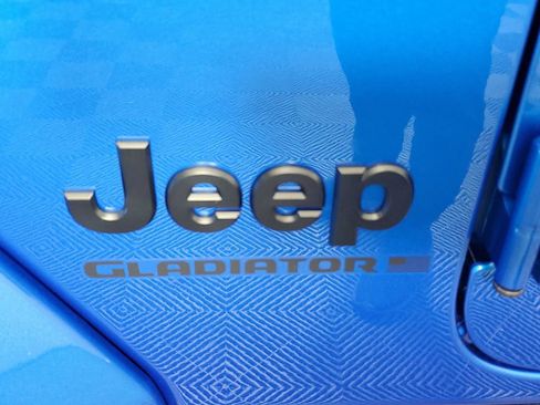 New 2025 Jeep Gladiator Willys image 10