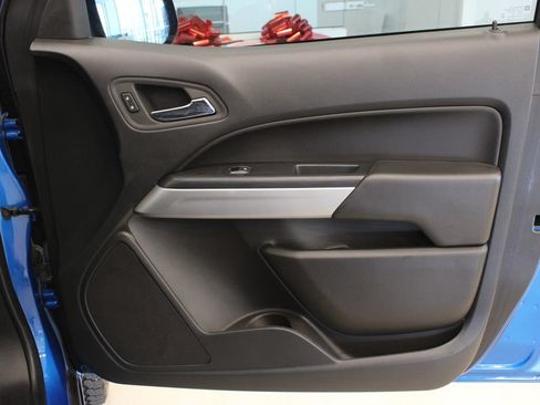 Used 2022 Chevrolet Colorado LT w/ Safety Package RWD image 14