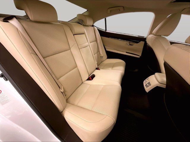 Used 2016 Lexus ES 350 w/ Premium Package w/Wood Trim FWD image 26
