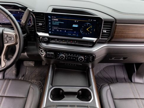 Used 2024 Chevrolet Silverado 3500 High Country w/ High Country Premium Package image 24