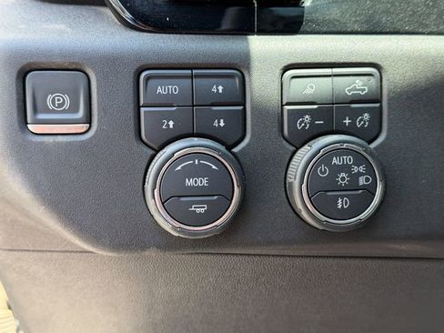 Used 2024 Chevrolet Silverado 2500 ZR2 w/ Technology Package AWD/4WD image 8