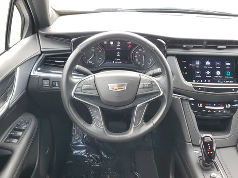 Certified 2024 Cadillac XT5 Premium Luxury w/ Technology Package AWD/4WD image 18