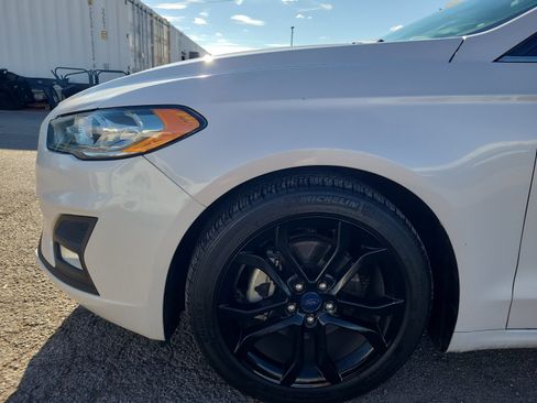 Used 2020 Ford Fusion SE w/ Equipment Group 151A FWD image 10