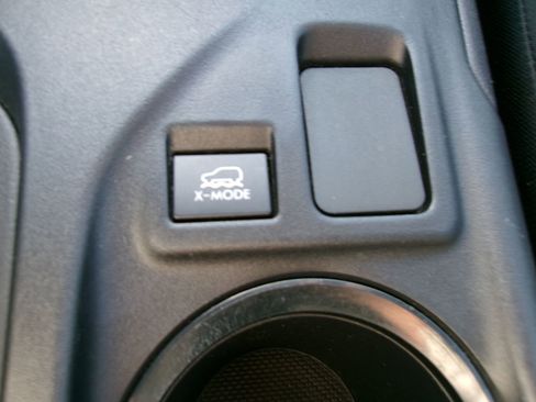 Used 2021 Subaru Crosstrek 2.0i image 15