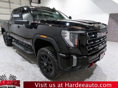 Used 2024 GMC Sierra 2500 AT4 w/ AT4 Preferred Package image 6