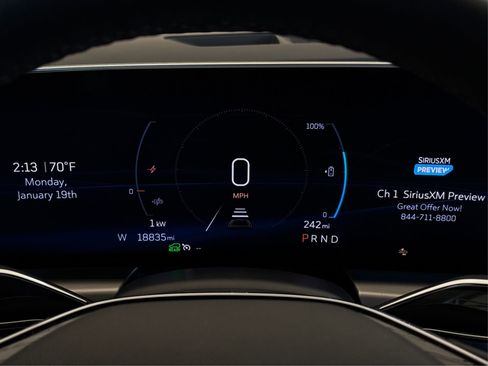 Used 2024 Cadillac Lyriq Luxury image 17