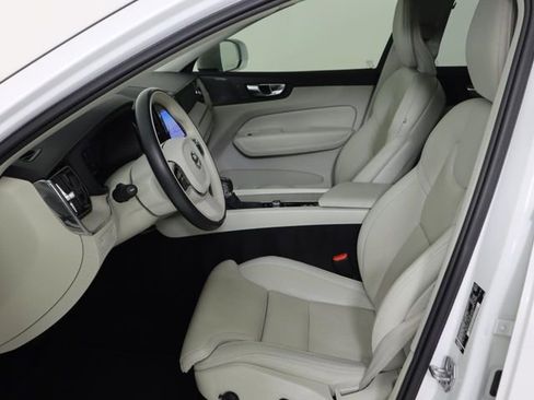 Used 2021 Volvo XC60 T5 Inscription w/ Advanced Package image 12