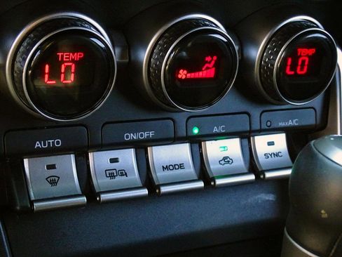 Used 2025 Toyota GR86 Premium w/ Performance Package RWD image 42