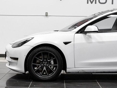 Used 2021 Tesla Model 3 Standard Range Plus image 14