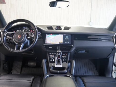 Used 2020 Porsche Cayenne AWD/4WD image 18