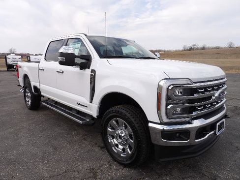 New 2025 Ford F250 Lariat w/ Chrome Package image 26
