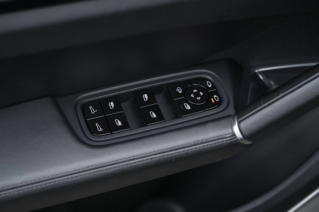 Used 2019 Porsche Cayenne Turbo AWD/4WD image 42