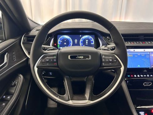 New 2026 Jeep Grand Cherokee L Limited AWD/4WD image 9