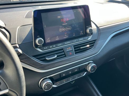 Used 2025 Nissan Altima 2.5 SV image 20