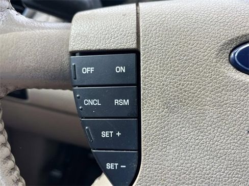 Used 2006 Ford Freestyle Limited image 28