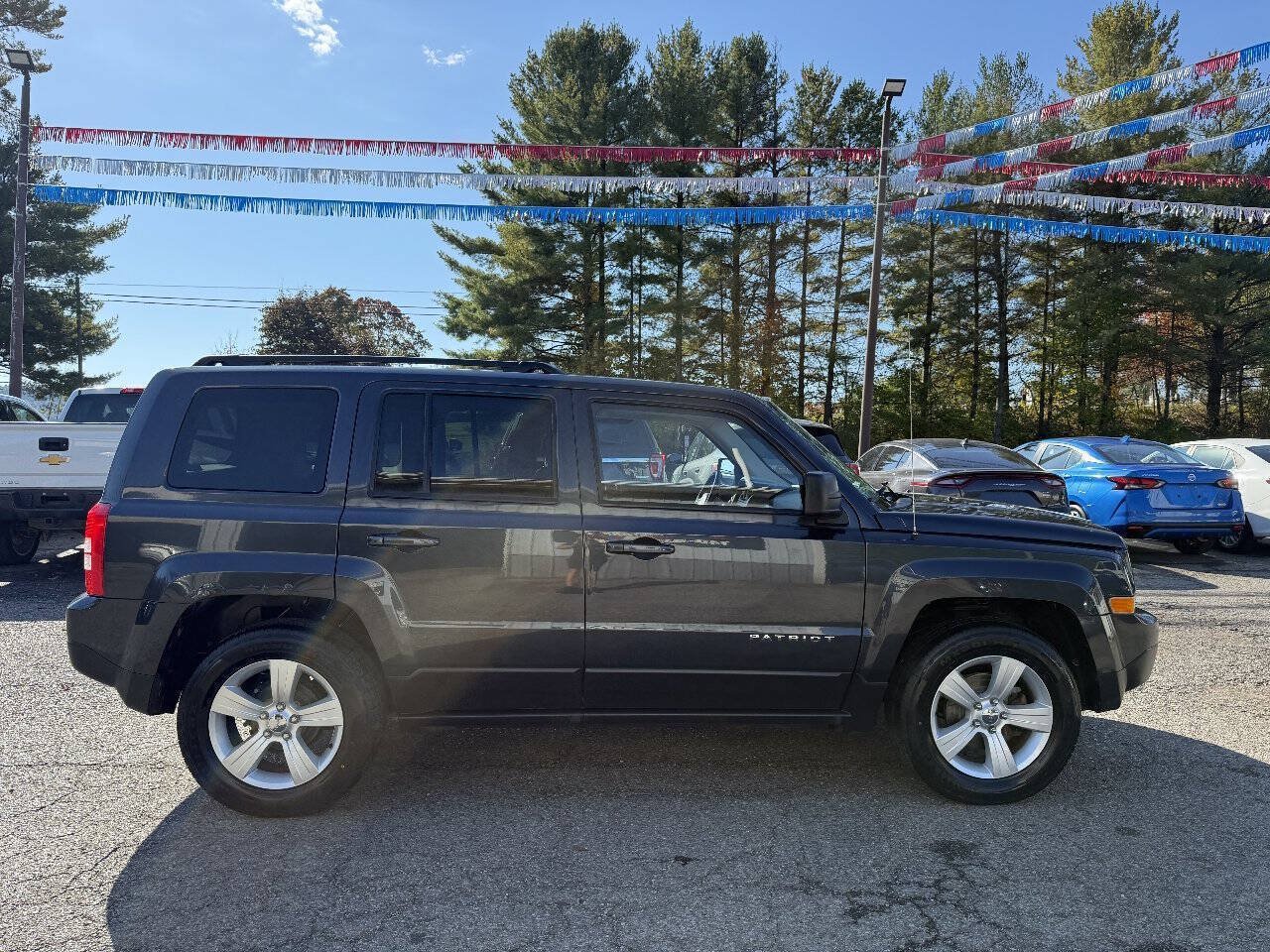 Used 2014 Jeep Patriot Latitude AWD/4WD image 13