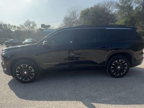 Used 2026 Chevrolet Traverse LT w/ Sun and Wheel Package image 5