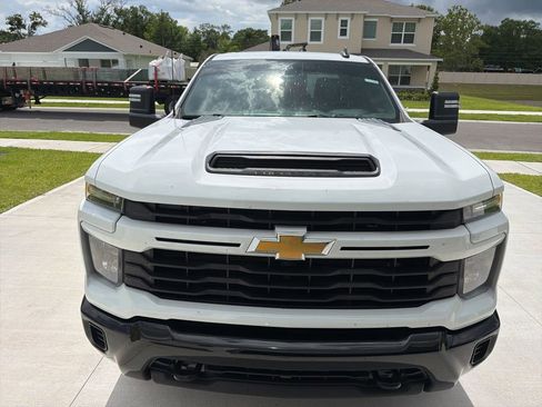 Used 2024 Chevrolet Silverado 2500 Custom w/ Custom Convenience Package AWD/4WD image 1