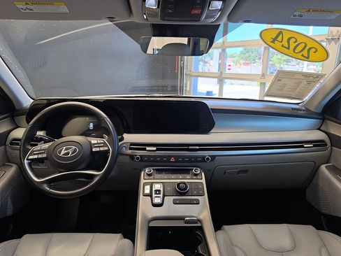 Used 2024 Hyundai Palisade SEL FWD image 17