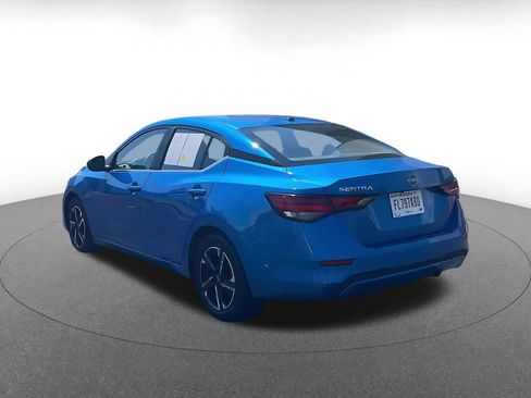Used 2025 Nissan Sentra SV FWD image 11