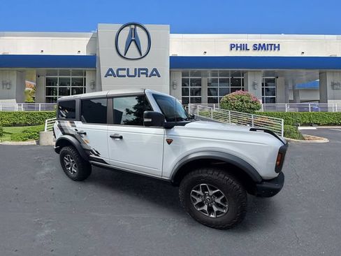 Used 2024 Ford Bronco Badlands AWD/4WD image 3