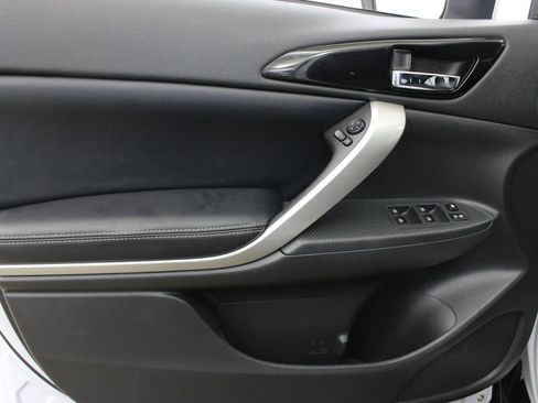 Used 2025 Mitsubishi Eclipse Cross SEL AWD/4WD image 16