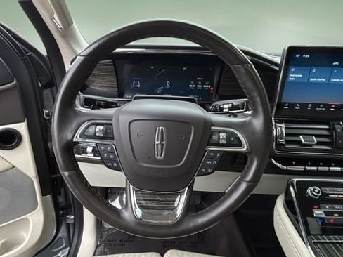 Used 2022 Lincoln Navigator L Black Label AWD/4WD image 12
