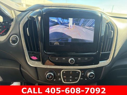 Used 2021 Chevrolet Traverse LT FWD image 12