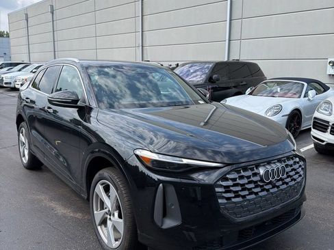 Certified 2025 Audi Q5 Premium Plus w/ Premium Plus AWD/4WD image 3