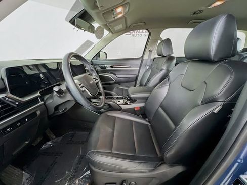 Used 2023 Kia Telluride S image 10
