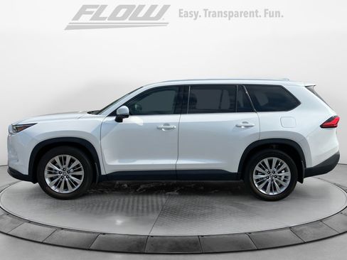 Used 2024 Toyota Grand Highlander Platinum image 5