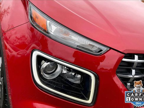 Used 2022 Hyundai Venue Limited w/ Cargo Package FWD image 26