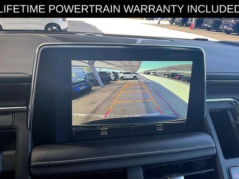 Used 2024 Chevrolet Suburban Premier image 22