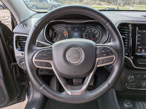 Used 2019 Jeep Cherokee Limited image 17