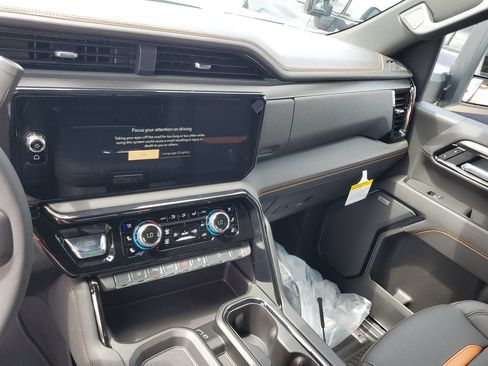 New 2026 GMC Sierra 2500 AT4 w/ AT4 Premium Plus Package AWD/4WD image 28