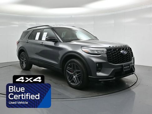 Used 2025 Ford Explorer ST-Line w/ ST-Line Street Pack image 1