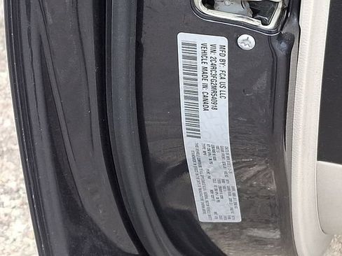 Used 2021 Chrysler Pacifica Touring AWD/4WD image 36