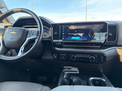 Used 2024 Chevrolet Silverado 1500 LTZ image 30