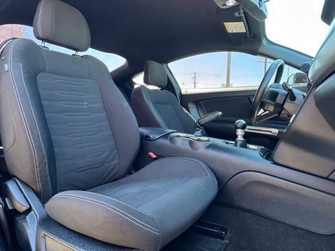 Used 2017 Ford Mustang GT RWD image 33