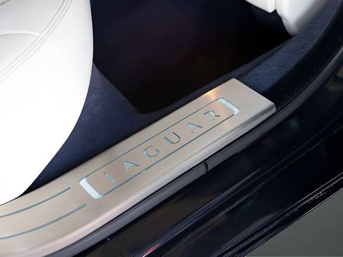 Used 2012 Jaguar XJ L RWD image 74