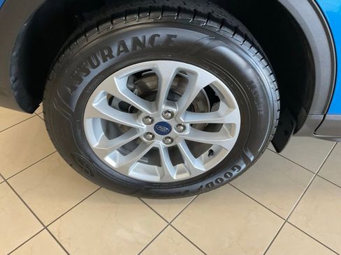 Used 2020 Ford Escape SE image 8