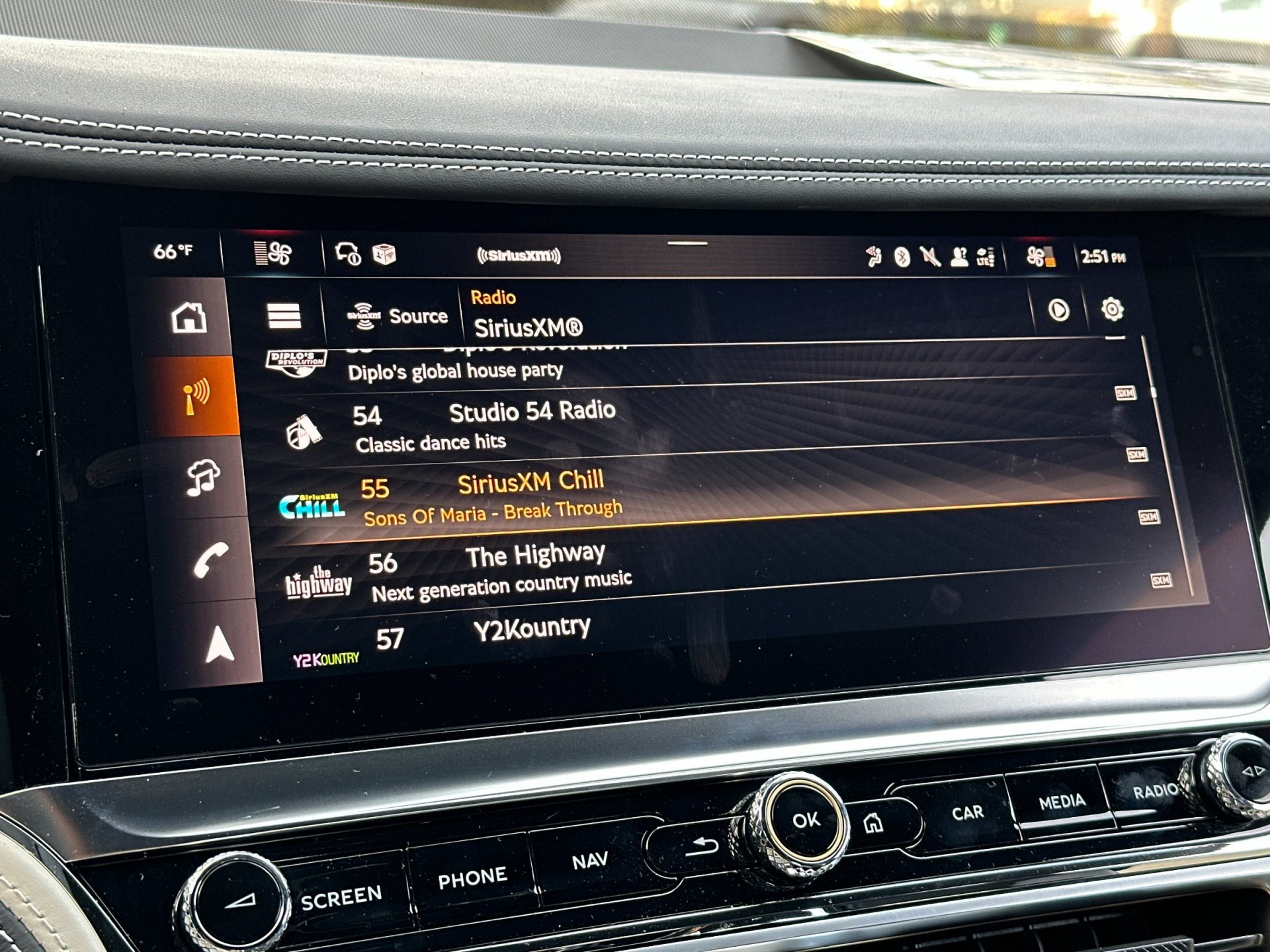 Used 2025 Bentley Flying Spur Plug-In Hybrid AWD/4WD image 20