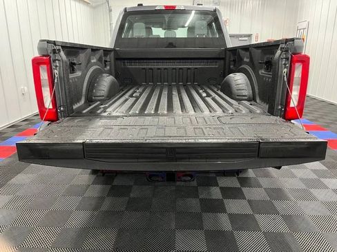 Used 2023 Ford F250 XL w/ FX4 Off-Road Package image 6