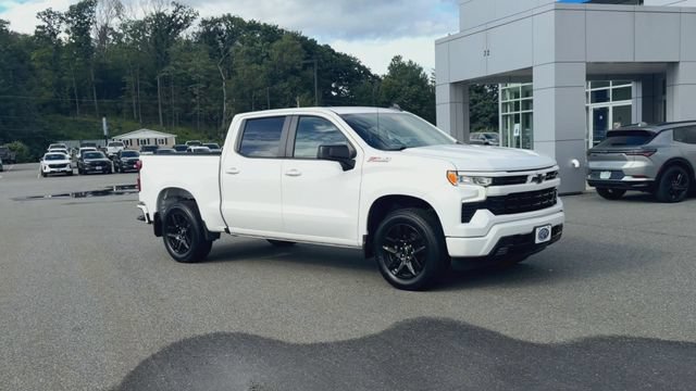 Used 2023 Chevrolet Silverado 1500 RST w/ Z71 Off-Road Package AWD/4WD image 2