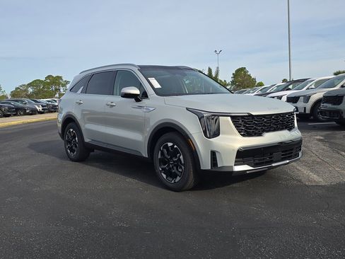 New 2026 Kia Sorento S image 2