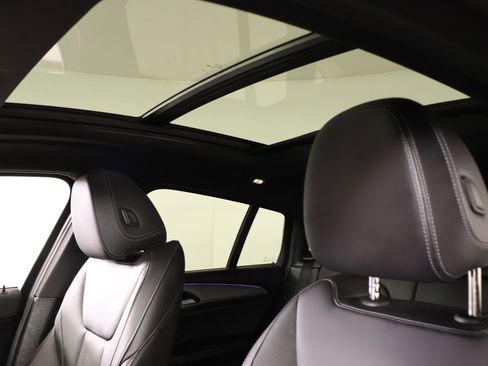 Used 2025 BMW X4 xDrive30i image 16