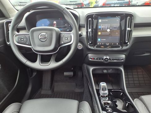 New 2025 Volvo XC40 B5 Plus w/ Protection Package Premier image 9